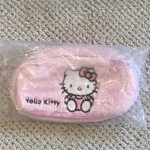 NWT Plush Hello Kitty Makeup Bag – Faux Fur Pencil Case or Travel Pouch - Picture 5 of 5